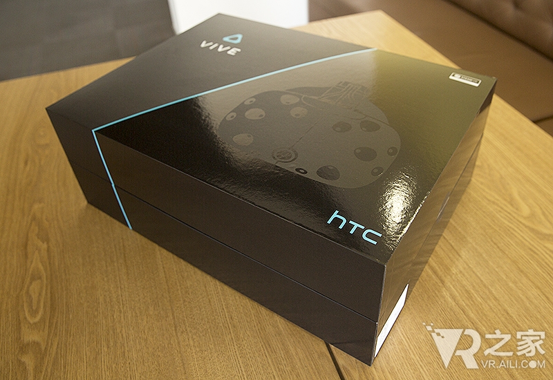 HTC Vive开箱:这才是VR正确玩法